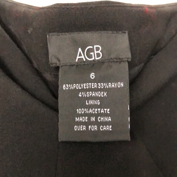 Black straight skirt with box pleats at bottom - Picture 3 of 3